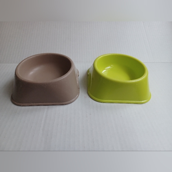 4/$30 Pet Food/Water Bowls - Small Pets - Picture 2 of 8